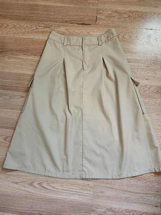 H&M Dresses & Skirts - H&M cargo midi skirt